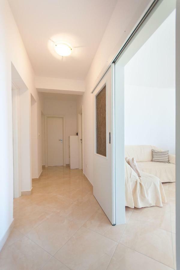 Apartment Ines أوميس المظهر الخارجي الصورة