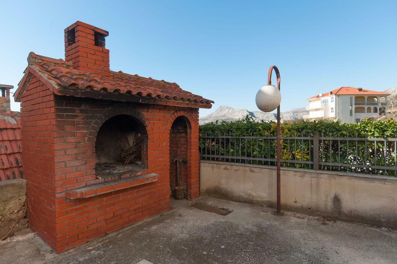 Apartment Ines أوميس المظهر الخارجي الصورة